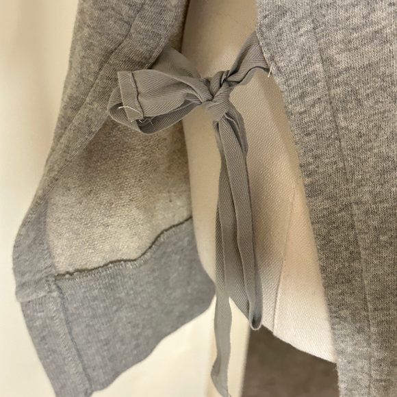 Honey Punch Gray Distressed Sweatshirt Size L - Picture 12 of 17